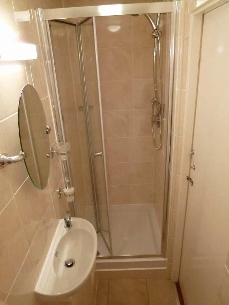 Sonas Guesthouse EDI 3*,
